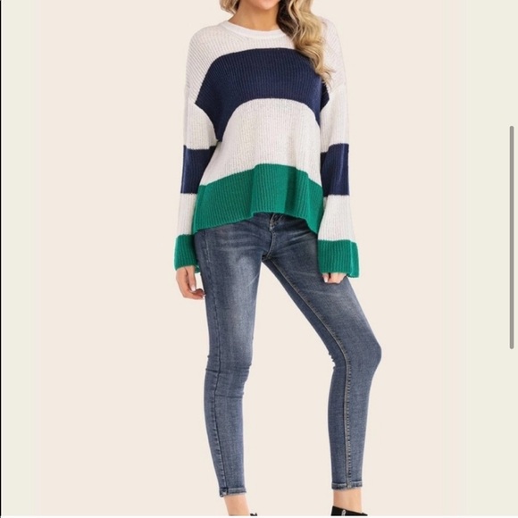 JUST IN ‼️NAVY IVORY GREEN SOFT SWEATER- Sweater - Picture 5 of 8